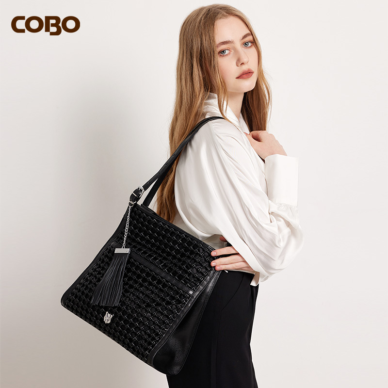 cobo/蔻尔宝女包简约手工编织