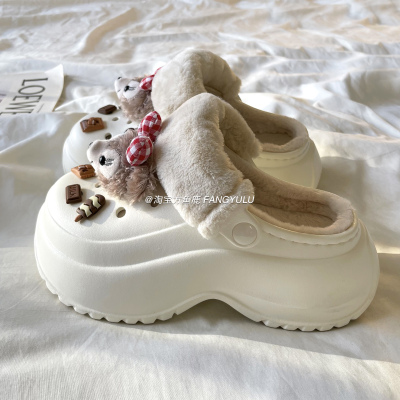 方鱼鹿 加绒包头洞洞鞋女外穿2025秋冬新款可爱松糕厚底毛毛拖鞋
