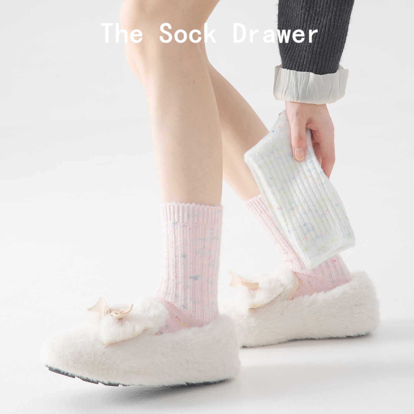 粉色袜子女秋冬保暖加厚竖纹羊毛中长筒袜学院风ins潮袜配毛毛鞋