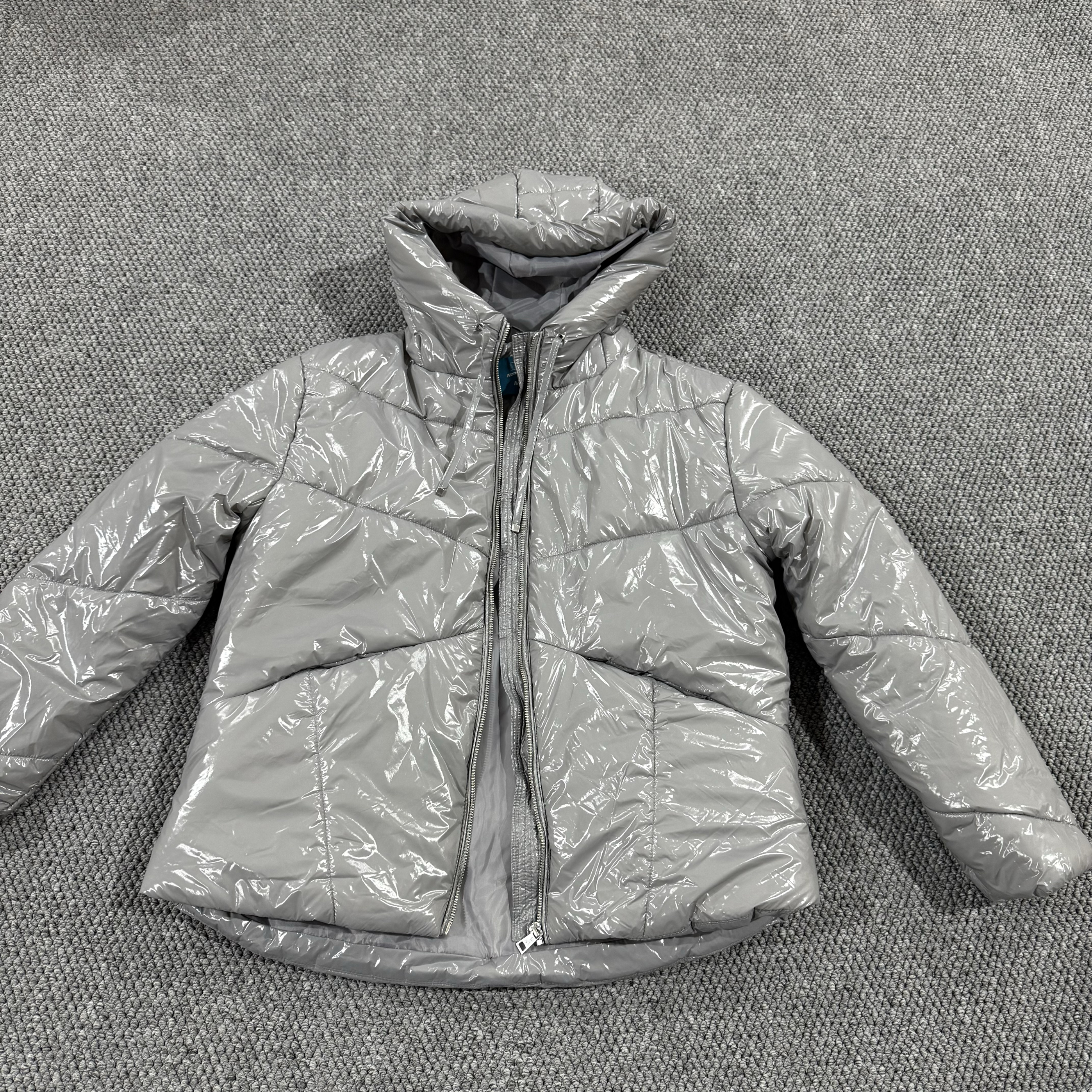 外贸女冬季连帽柔软轻便保暖宽松休闲百搭亮面免洗面包服棉衣外套