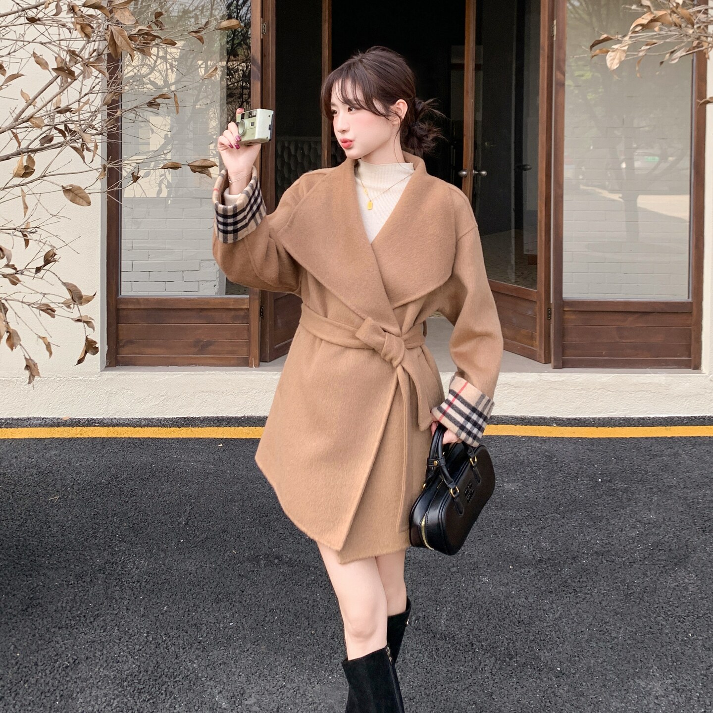 大翻领腰带收腰双面羊毛大衣女秋冬款袖口格纹拼接小个子毛呢外套