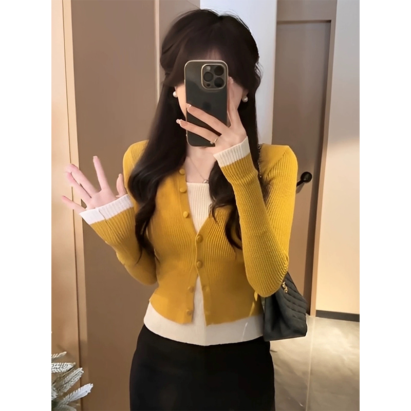 V领拼接假两件黄色针织衫上衣女