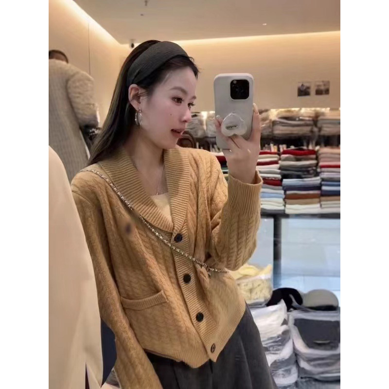 法式松弛感洋气简约显瘦百搭长袖翻领刺绣软糯气质针织开衫毛衣女,女装/女士精品,毛针织衫,淘宝优惠券,粉丝福利购,淘宝优惠卷