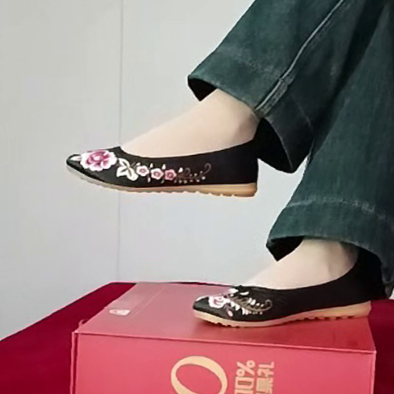 老北京广场舞绣花布鞋四夏平底复古民族风牛筋底防滑耐磨轻便女鞋