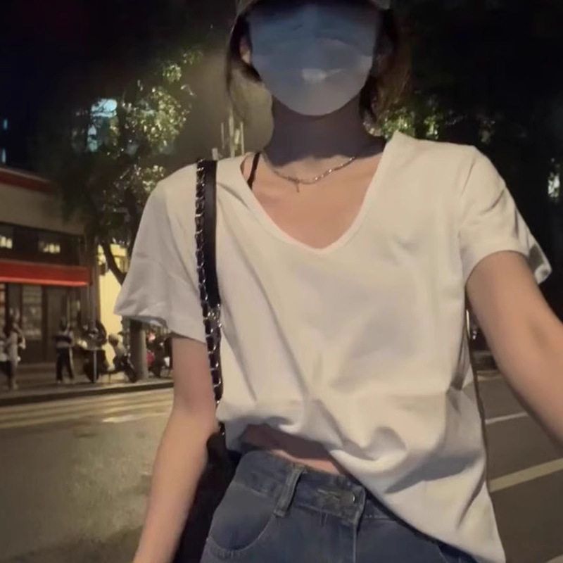 白色短袖T恤女夏季新款设计感小众宽松显正肩瘦v领辣妹上衣批发