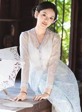 沙芭利 邂逅南洋风情小娘惹同款柔美蓝色系绣花上衣 碎花筒裙套装