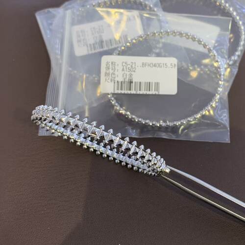 高定款设计师系列S925通体纯银柳钉手镯
