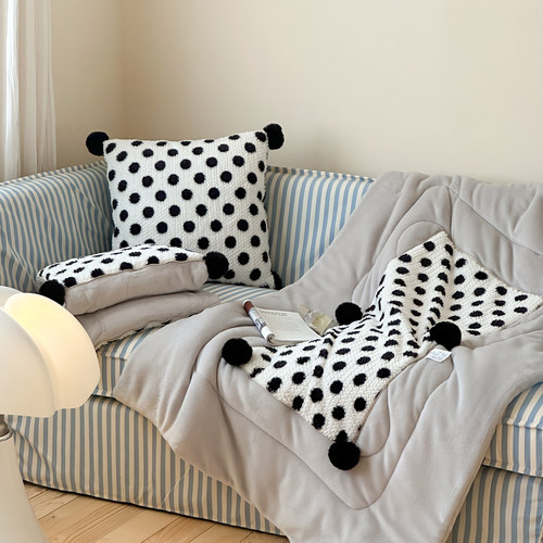 抱枕被子两用韩式毛球靠枕