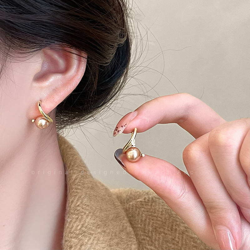 美拉德色珍珠耳扣女睡觉免摘简约百搭银针耳环小众高级感气质耳饰