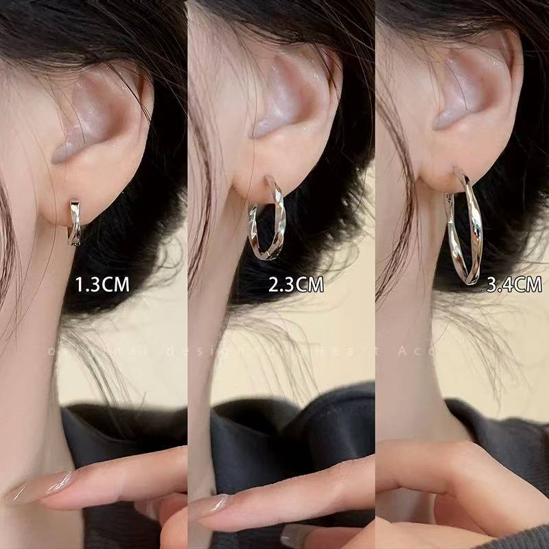 银色素圈耳环2025新款爆款夸张圆圈耳圈女耳钉小众设计感高级耳饰