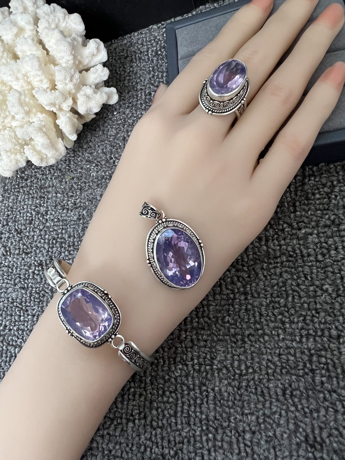 NEPAL HANDMADE INLAY NATURAL LAVENDER AMETHYST SILVER PENDANT RING SILVER BRACELET