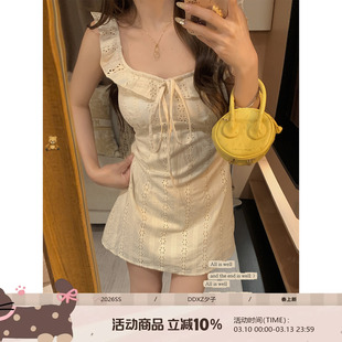 DDXZ夕子杏色荷叶边蝴蝶结系带短款连衣裙独特设计感带胸垫裙子