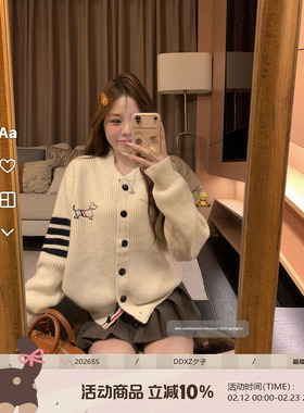 DDXZ夕子时尚百搭衣门襟撞色圆领针织开衫三条杠小狗纽扣杠条毛衣