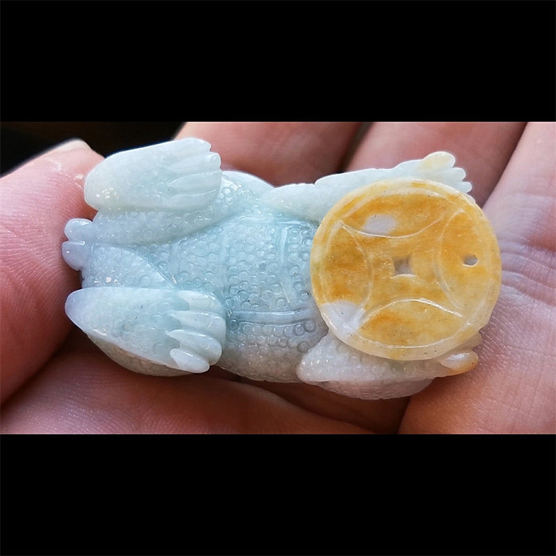 翡翠貔貅吊坠男女冰糯种