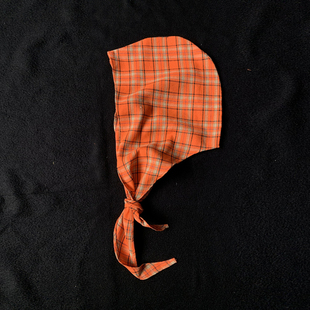 今年流行桔色红色格子头巾包头帽子潮流穿搭连帽披肩围巾男女同款