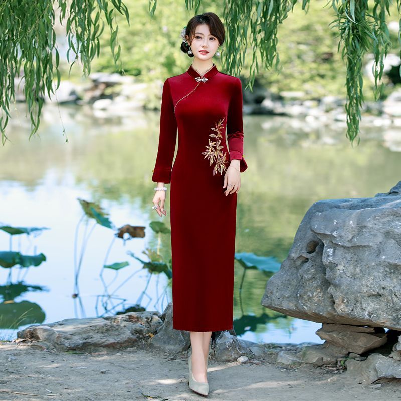 新款秋冬长款婆婆旗袍裙婚宴改良修身金丝绒旗袍妈妈连衣裙礼服