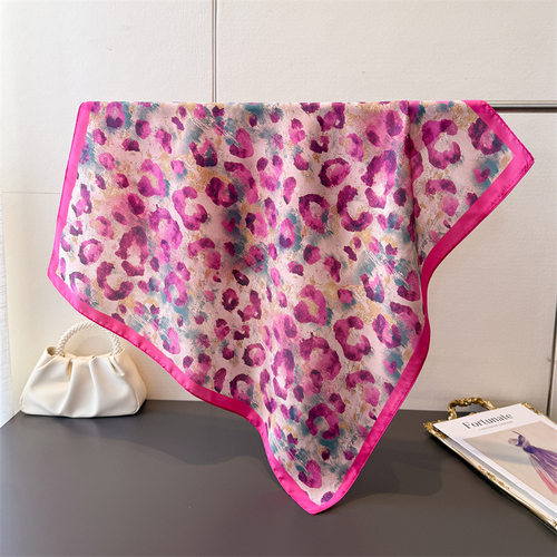 渐变豹纹亮色真丝印花方巾披肩领巾感系脖小方巾头巾丝巾围巾女
