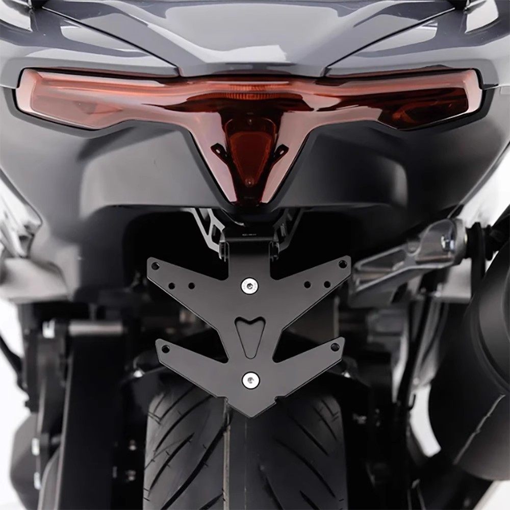 yamaha改装后尾灯车牌架