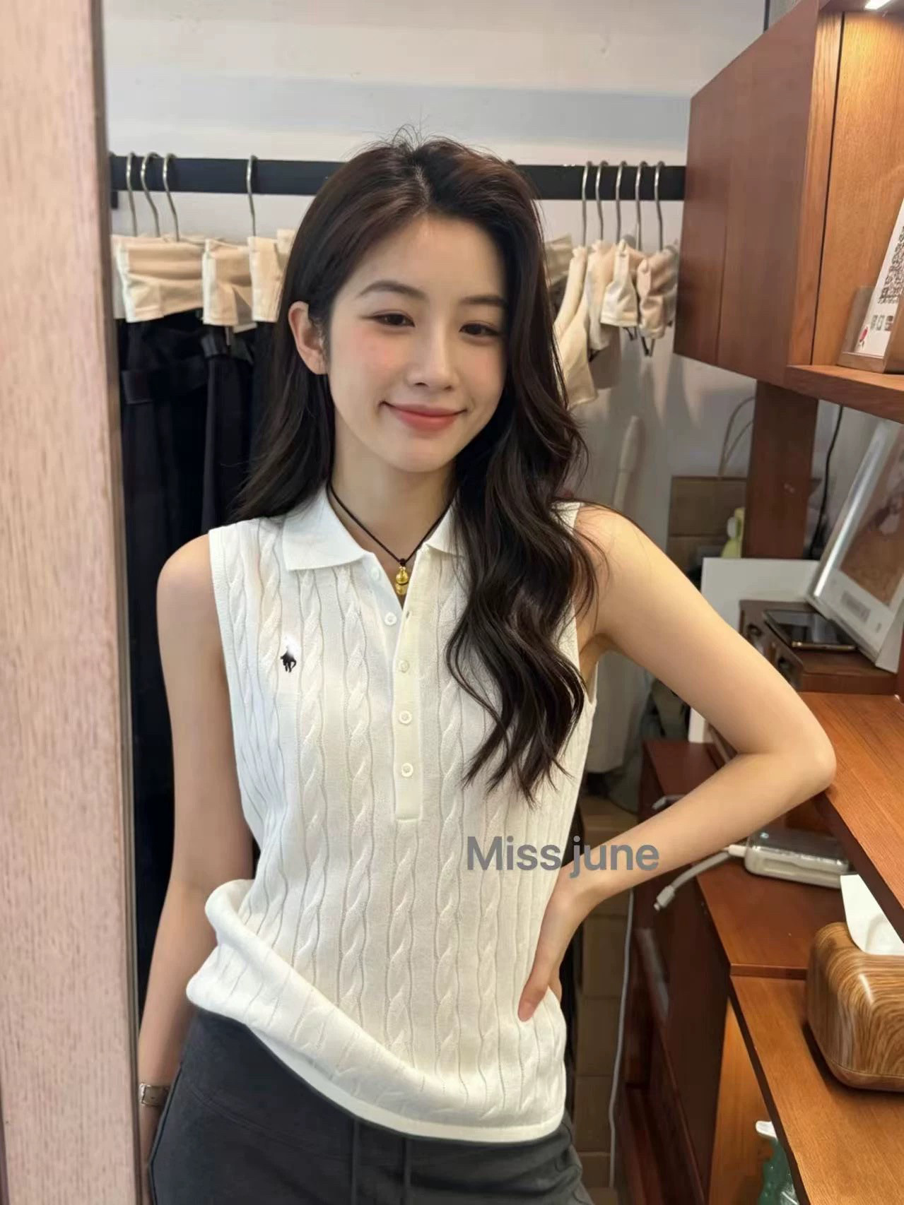 韩系设计感小众polo针织背心马甲女2026夏薄款麻花无袖上衣M8150