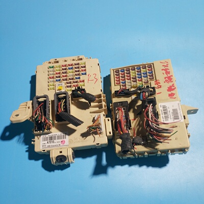 适用起亚K3现代朗动车身模块电脑室内保险丝盒91950-A7010-4V020