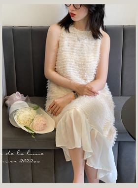 {佩斯画廊}_22秋 挖肩式立体流苏羽毛感 拼接鱼尾长款无袖背心裙