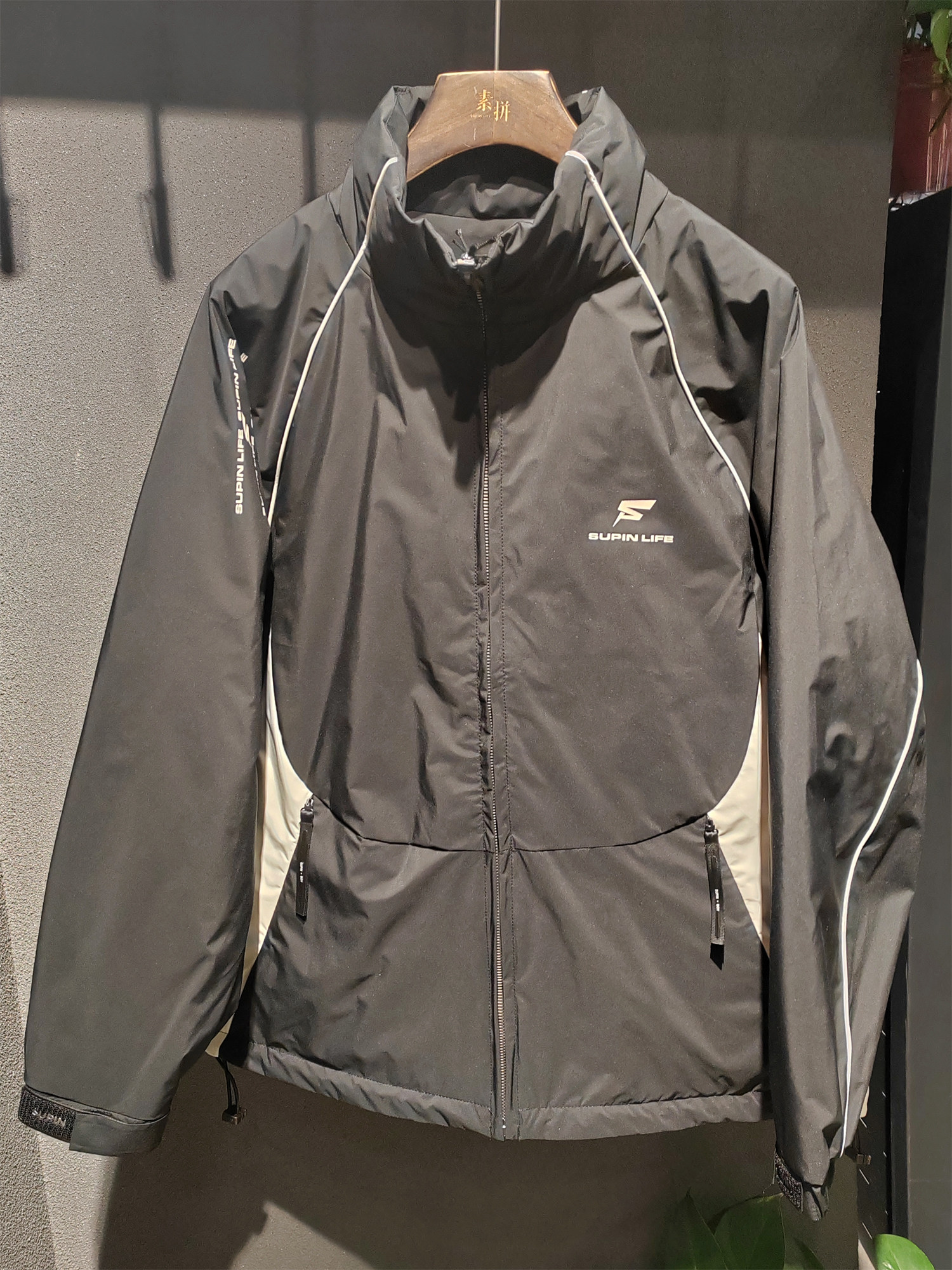 素拼男装冬季新款鹅绒羽绒服男潮运动户外宽松保暖百搭宽松外套