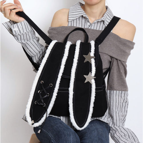 苏小塔毛绒兔耳双肩包
