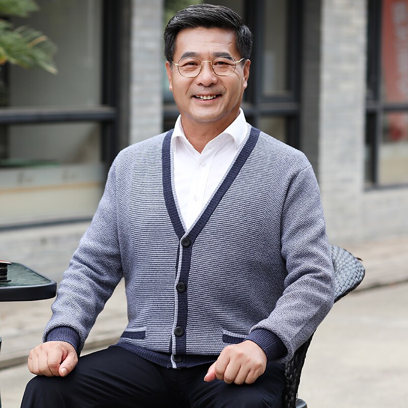 马年本命年爸爸V领开衫爷爷百搭打底毛衣男士针织衫过年老人外套