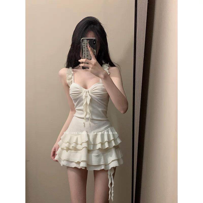 新款连体裙式泳衣女保守显瘦