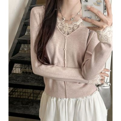 首发别致慵懒蕾丝拼接毛衣打底衫女冬季气质软糯V领针织开衫内搭