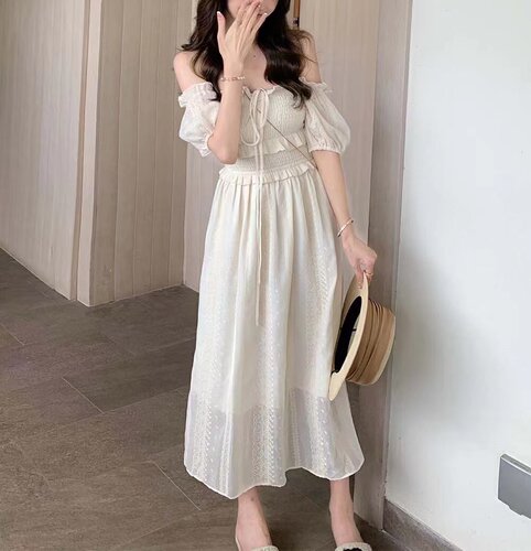 温柔气质仙女裙纯色一字肩