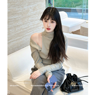 alwaysiris媛鸢/艺术系学姐 羊毛混纺小心机挖肩高领针织衫