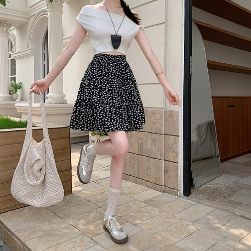 碎花短裙女夏季2026新款大码垂感遮肚显瘦松紧腰蛋糕雪纺半身裙子