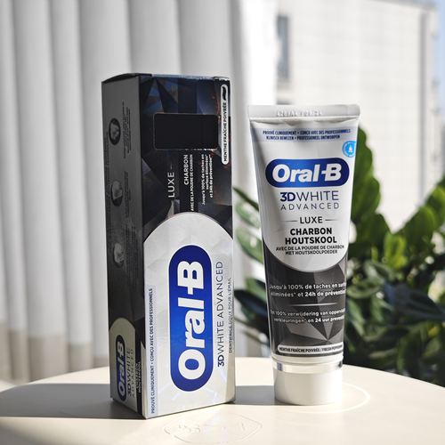 法国OralB欧乐B3DWHITE木炭