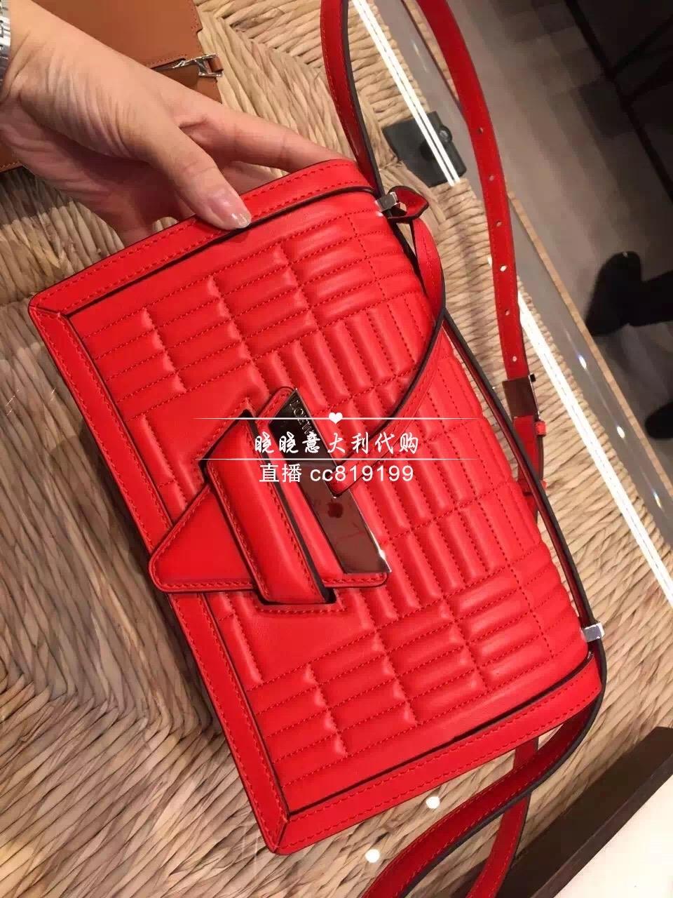 LoeweÂÞÒâÍþBarcelona shoulder·¸Ç´¿É«Ñ¹ÎÆÈý½Ç¿Ûµ¥¼ç¿æ°üÅ®°ü