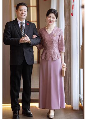复古深V七分袖粉色婚礼妈妈礼服