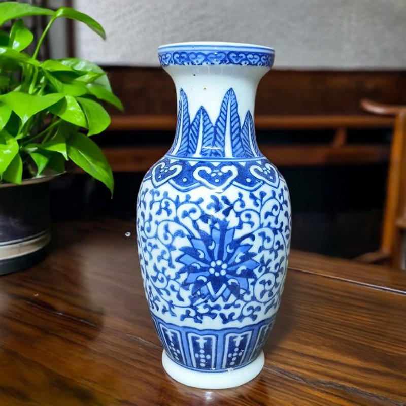 包老/景德镇567老厂瓷/原建国瓷厂柴窑青花洋莲小花兰瓶/装饰收藏