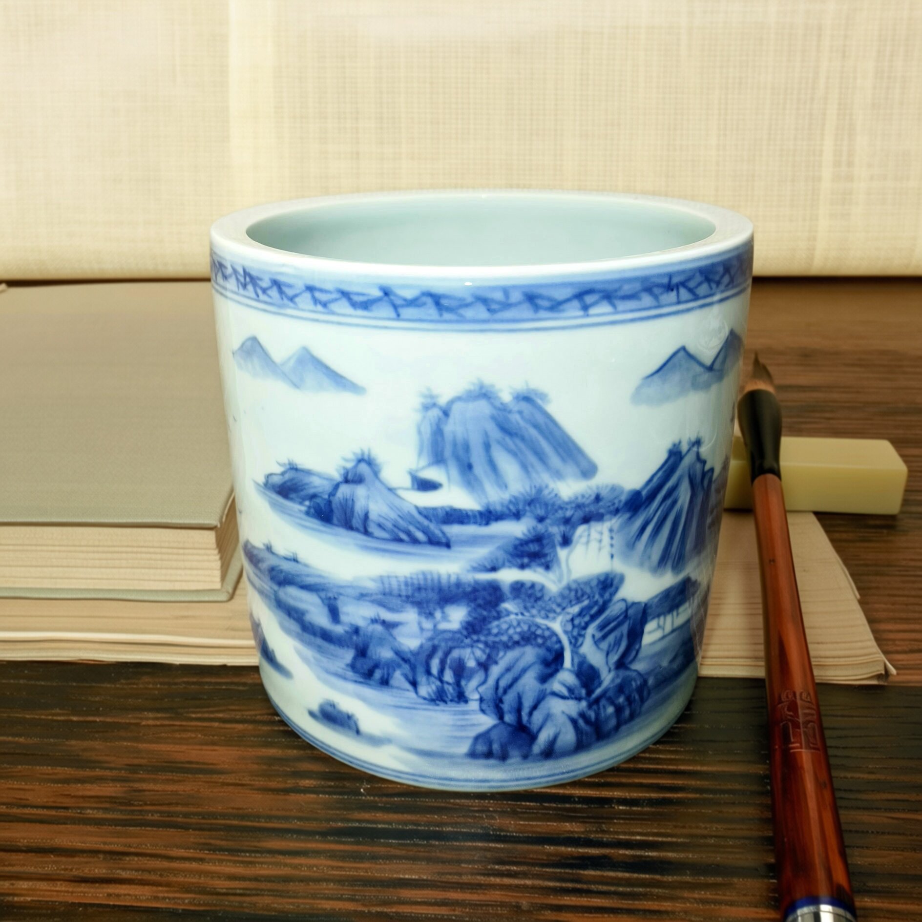 景德镇厂货瓷文房用品老物件高温釉下彩全手绘青花山水纹大号笔筒