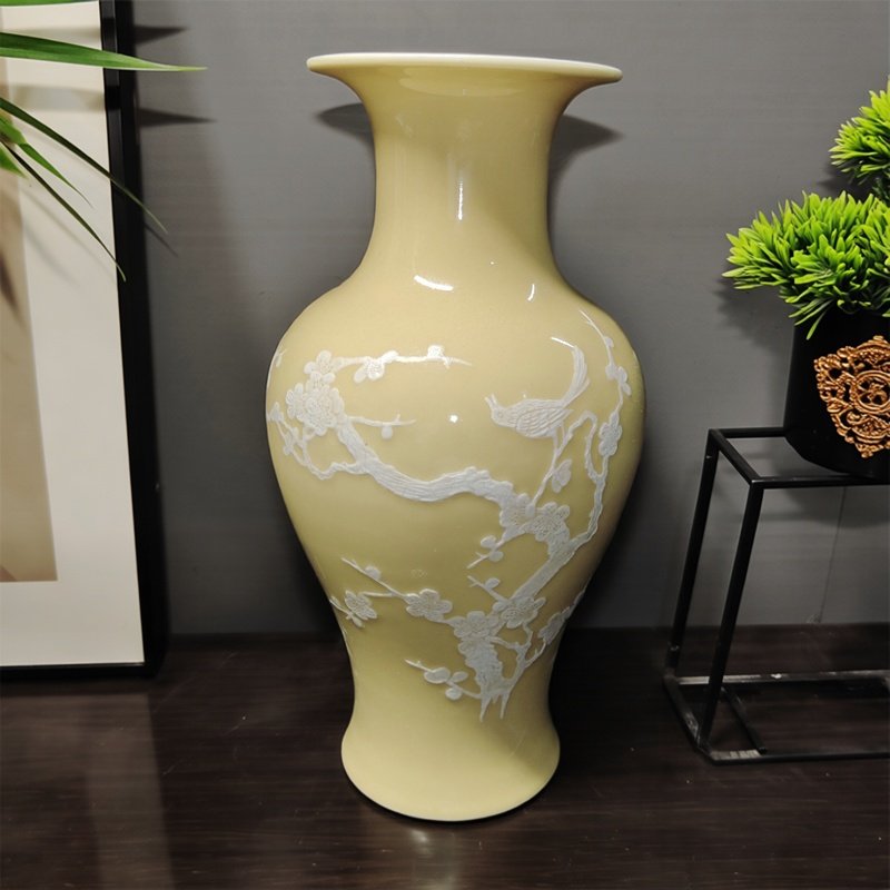 景德镇聚雅轩优选/建国瓷厂黄釉堆花喜上眉梢鱼尾瓶/国风装饰收藏