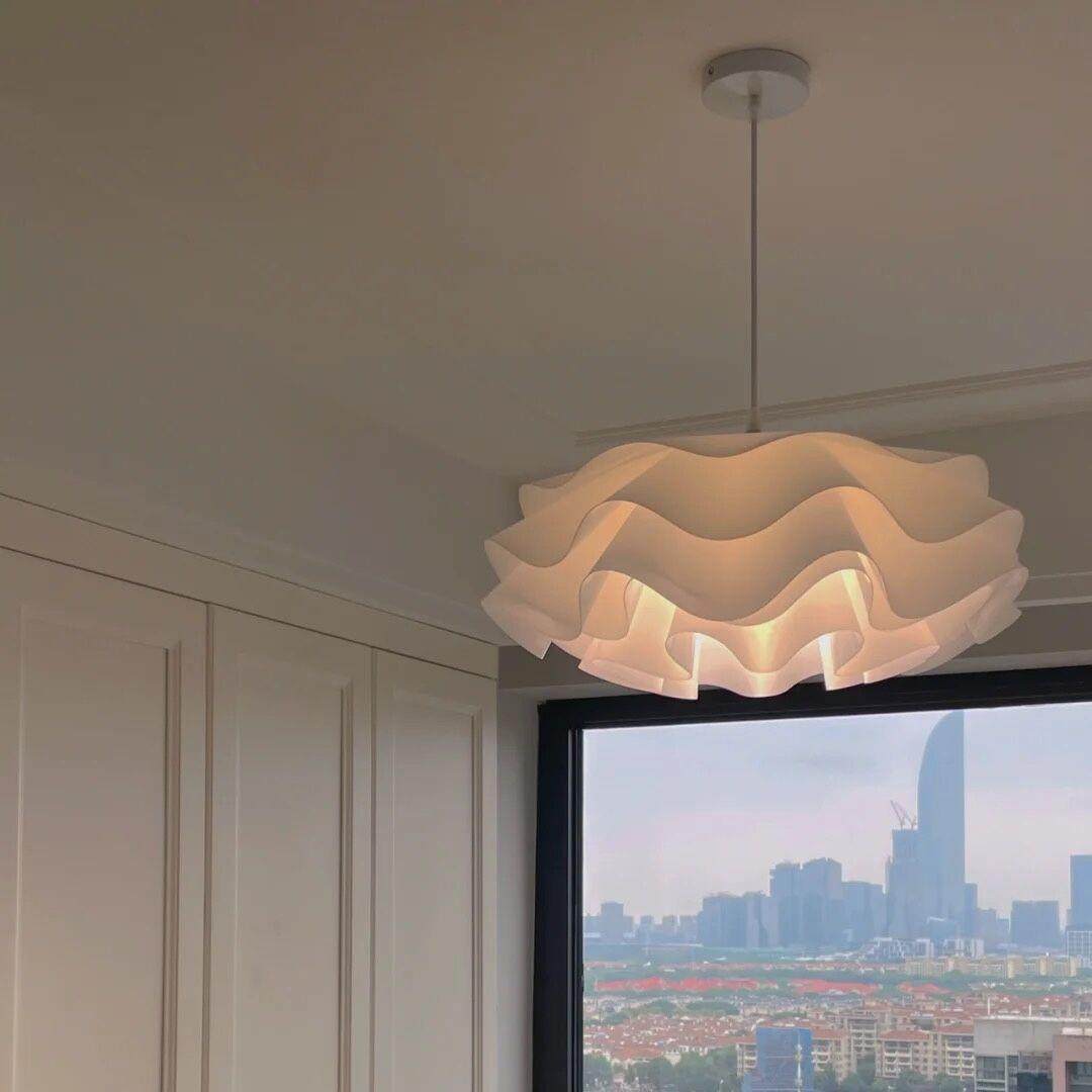 设计师款北欧现代简约客厅亚克力松果灯餐厅卧室花朵吊灯2022新款