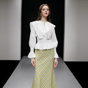 2025秋季新款气质白色绣花灯笼袖上衣绿色格纹长裙裙子套装潮