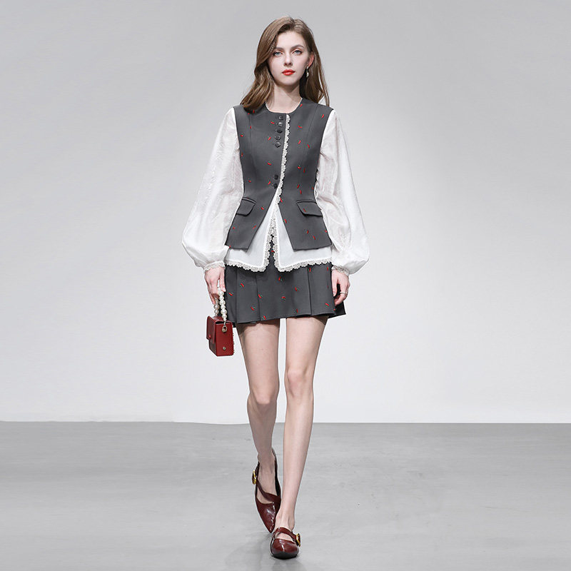 2026春新款古典千金风V领衬衫+收腰花边马甲+高腰短款半裙三件套,女装/女士精品,时尚套装,淘宝优惠券,粉丝福利购,淘宝优惠卷