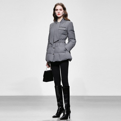 2025冬季女装气质灰色立领系带收腰开叉短款白鸭绒羽绒服外套