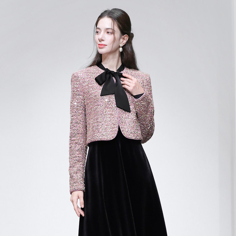 2026春季新款优雅名媛小香风粉色圆领短款宽松版珠片粗花呢外套