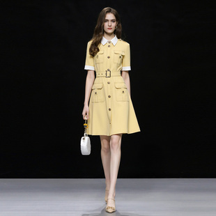 2026年夏季新款时尚贴袋休闲风撞色系带修身短款A字连衣裙女装