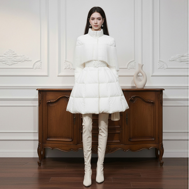 2025冬新款时尚高领网纱荷叶边拼接灯笼袖腰带收腰直筒羽绒服外套