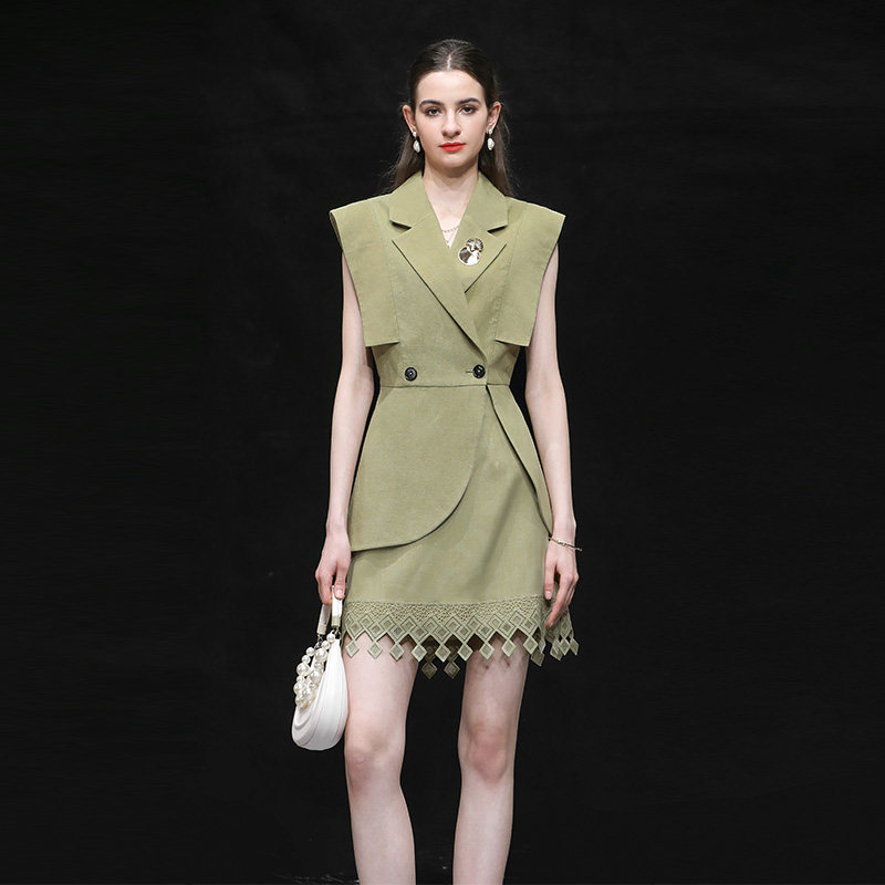 2026夏季新款时尚通勤翻领无袖收腰西装上衣+高腰A字半裙棉麻套装