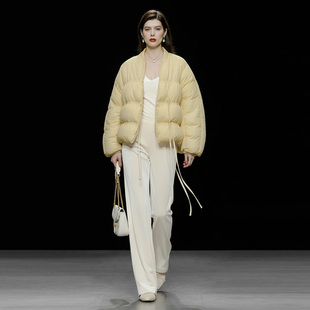 冬季女装2025新款时尚奶油黄短款丝绒羽绒服加厚白鸭绒面包服