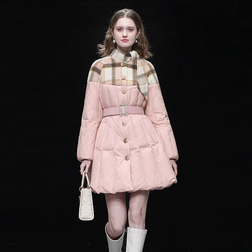 2025冬季新款气质优雅立领自带领巾连肩袖面料拼接灯笼袖羽绒服女