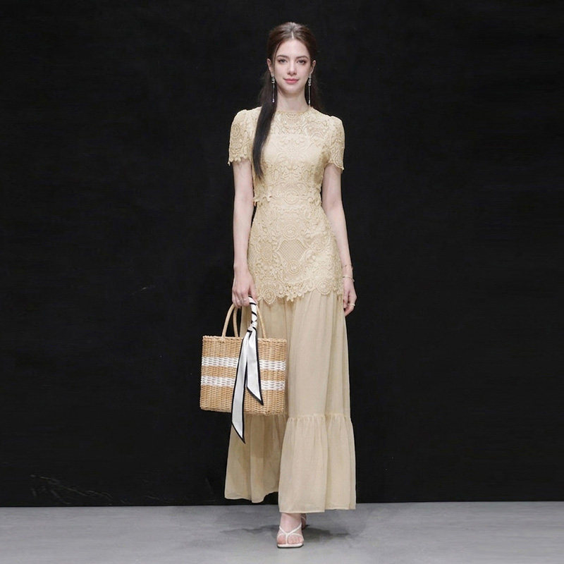 2026夏季新款气质钻条圆领泡泡袖蕾丝上衣+高腰蕾丝拼接雪纺半裙